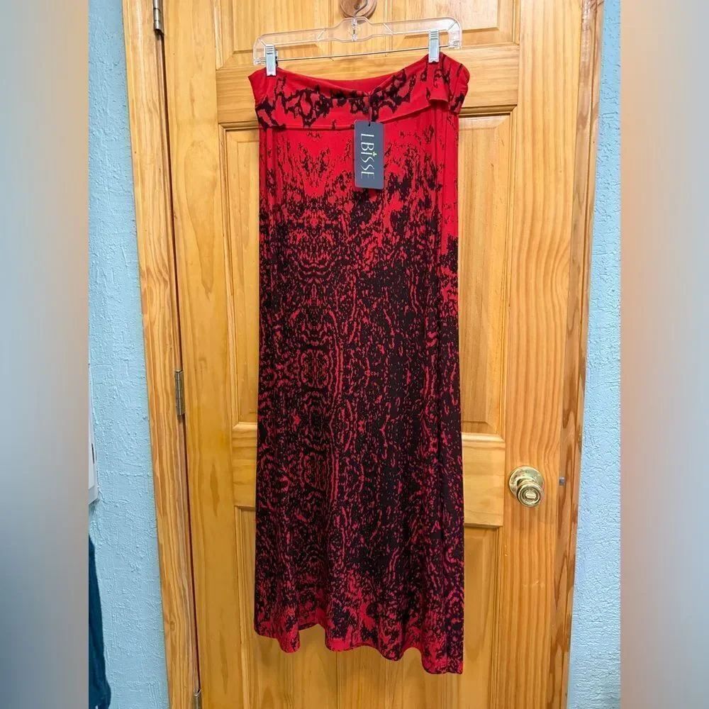 NWT LBISSE red and black maxi skirt size L